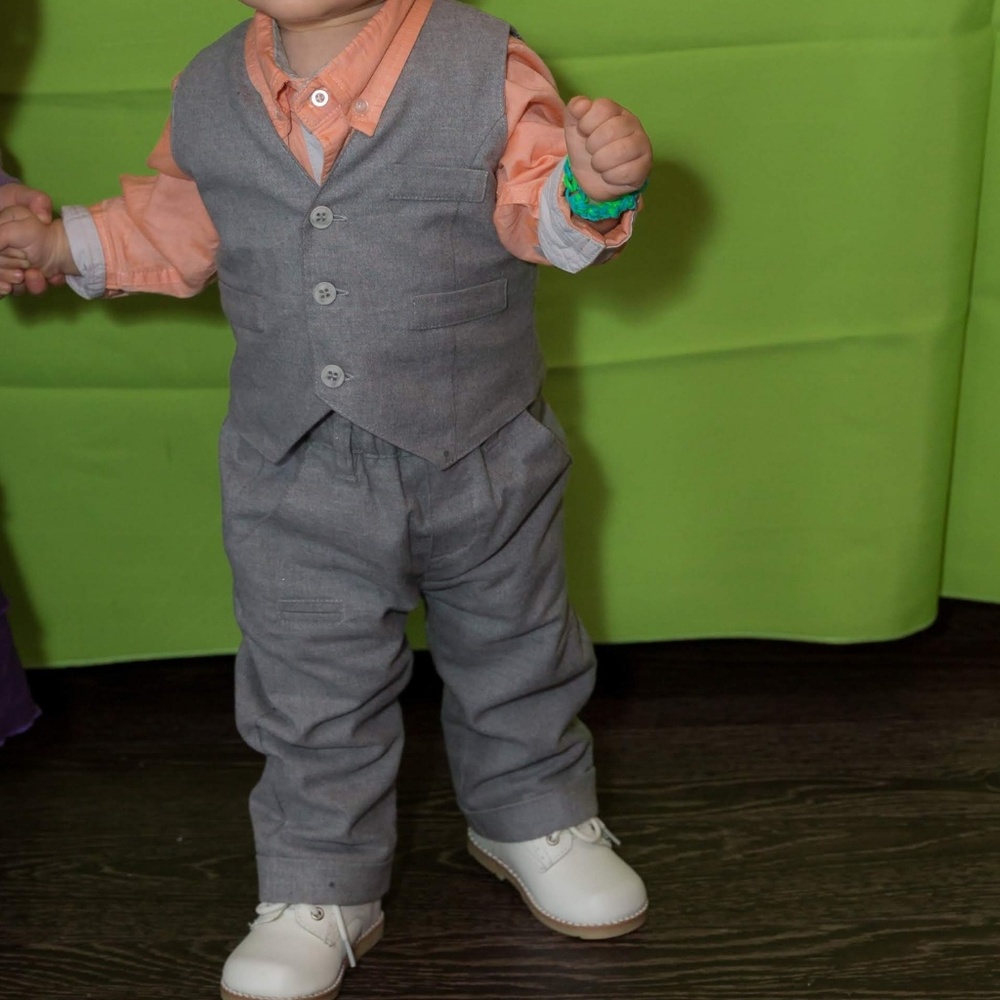 BUNDLE 4 pieces vest, pants and 2 bodysuit shirts